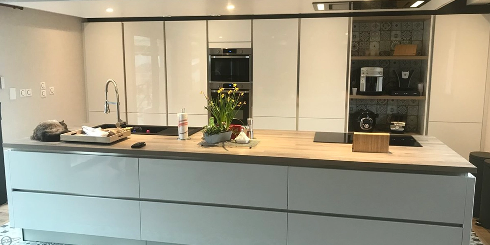 Cuisine cuisinella blanche finition laquée